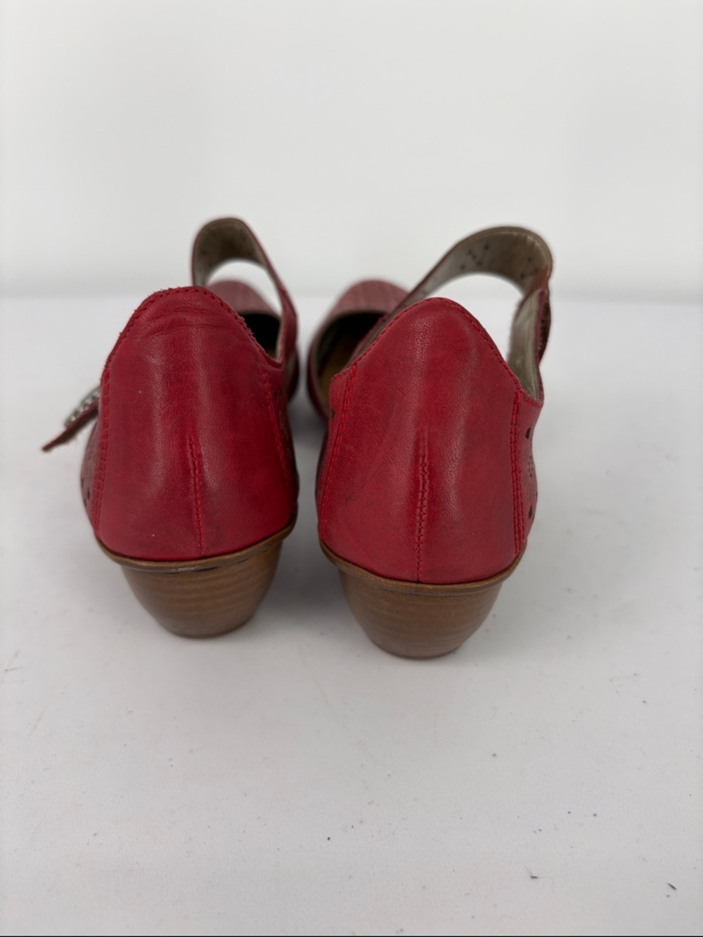 🥐 Ricker Red Perforated Mary Jane low Heels with Decorative Button Strap - Picture 4 of 7